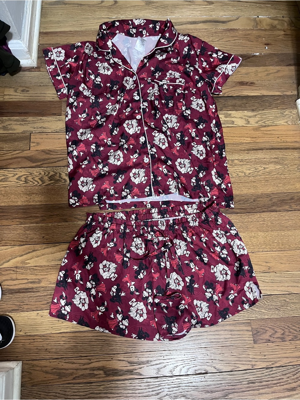 Women's Disney Mickey Minnie Mouse Floral Satin Short Pajama Set - size S
